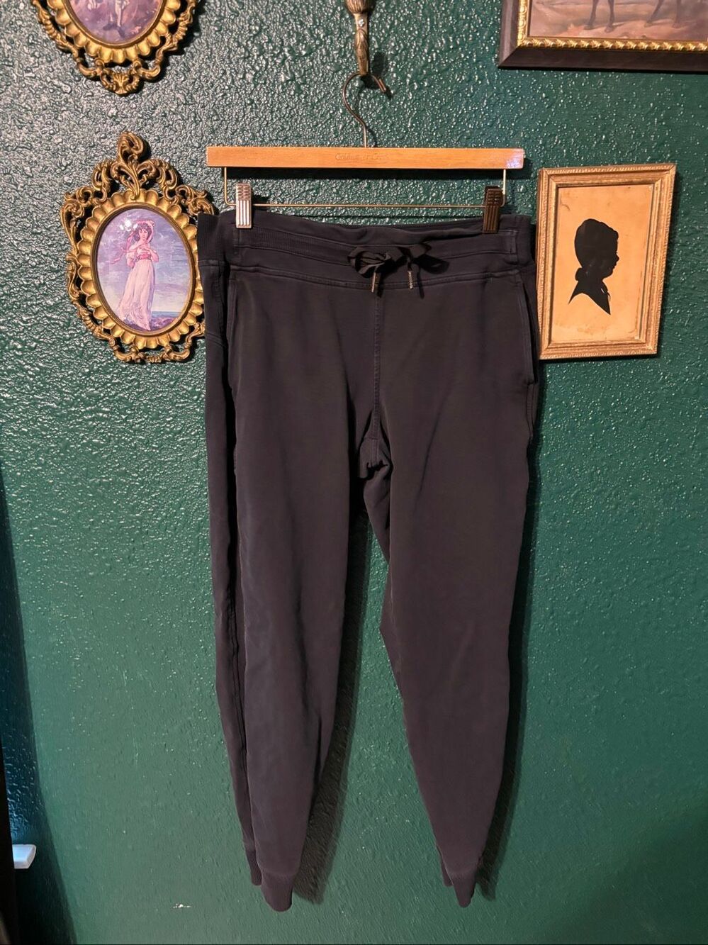 Lululemon Black Joggers Sz 8